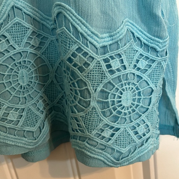 Bit and Bridle blouse. Light blue. Size XL. Lace insert New with tag. Sleeveless - Picture 2 of 3